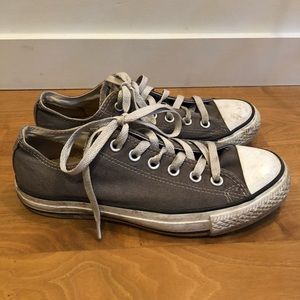 Gray Low Top Converse Women’s Size 7